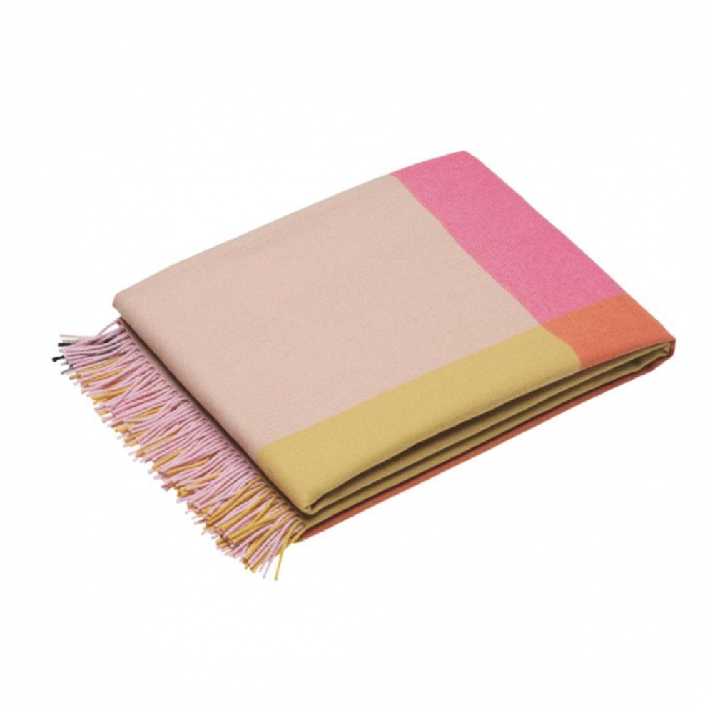 Vitra - Colour Block Wolldecke - pink-beige/Peruanische Hochlandwolle/204x130cm von Vitra