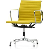 Vitra - EA 131 Bürostuhl mit Armlehnen, drehbar, verchromt / Track, pastelgreen / canola (Filzgleiter) von Vitra