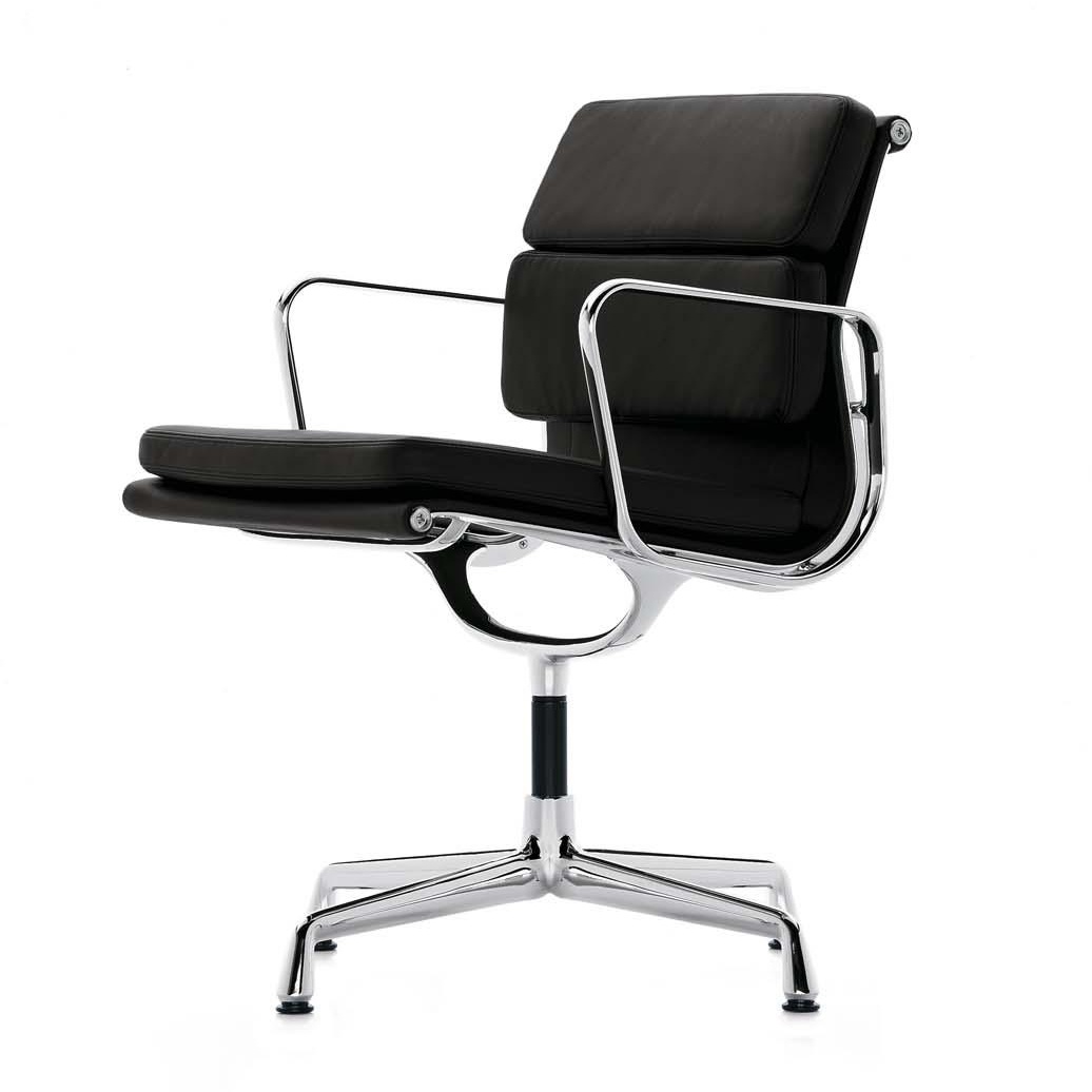 Vitra - EA 208 Soft Pad Eames Alu Chair Bürostuhl - Leder nero schwarz/Gestell aluminium poliert/mit Filzgleitern von Vitra