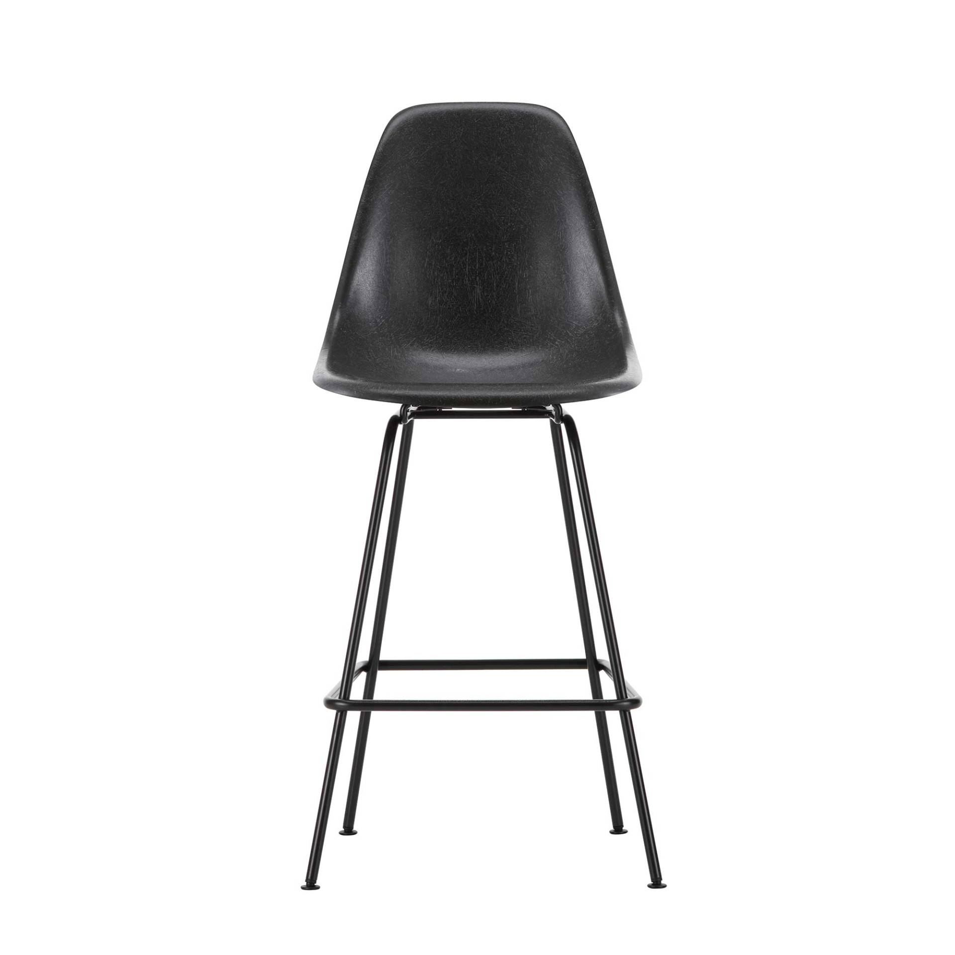 Vitra - Eames Fiberglass Barstuhl hoch basic dark - elefantengrau/Sitzschale Fiberglas/Gestell Stahl pulverbesichtet/BxHxT 47x108x53,5cm/ mit Filzglei von Vitra