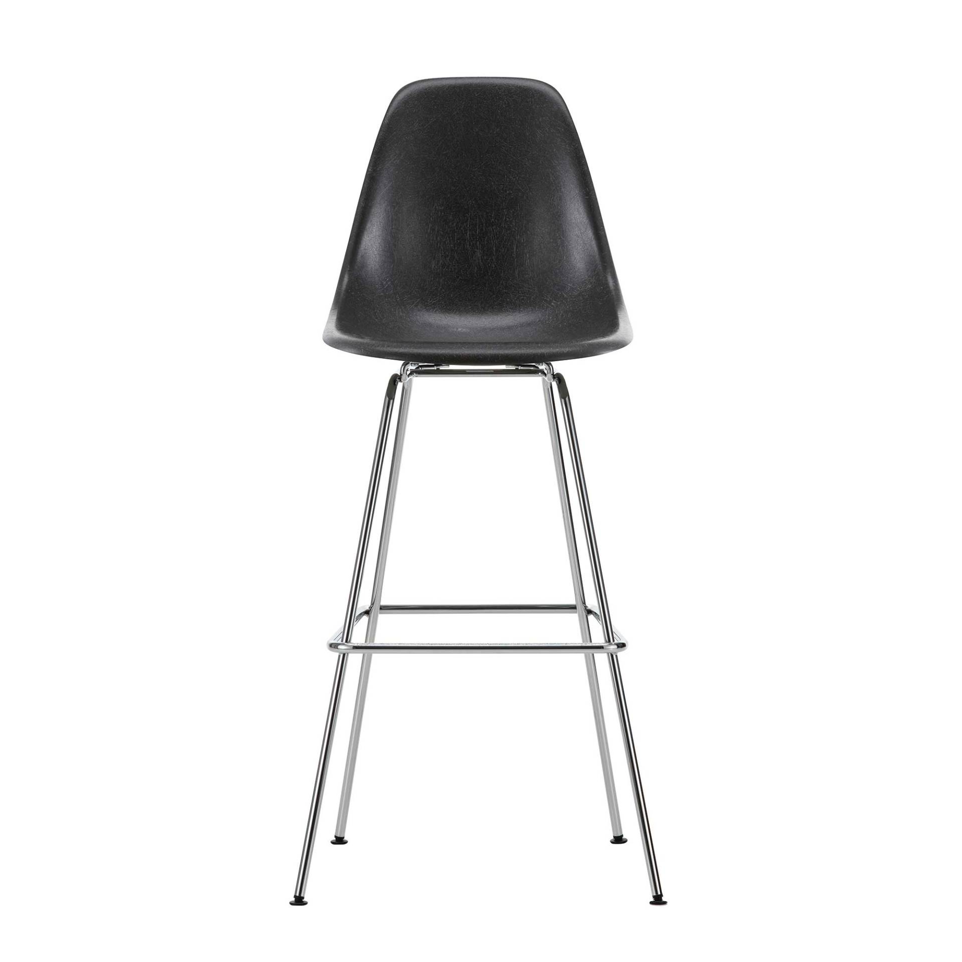 Vitra - Eames Fiberglass Barstuhl hoch verchromt - elefantengrau/Sitzschale Fiberglas/Gestell Stahl verchromt/BxHxT 47x120x54cm/ mit Filzgleitern von Vitra