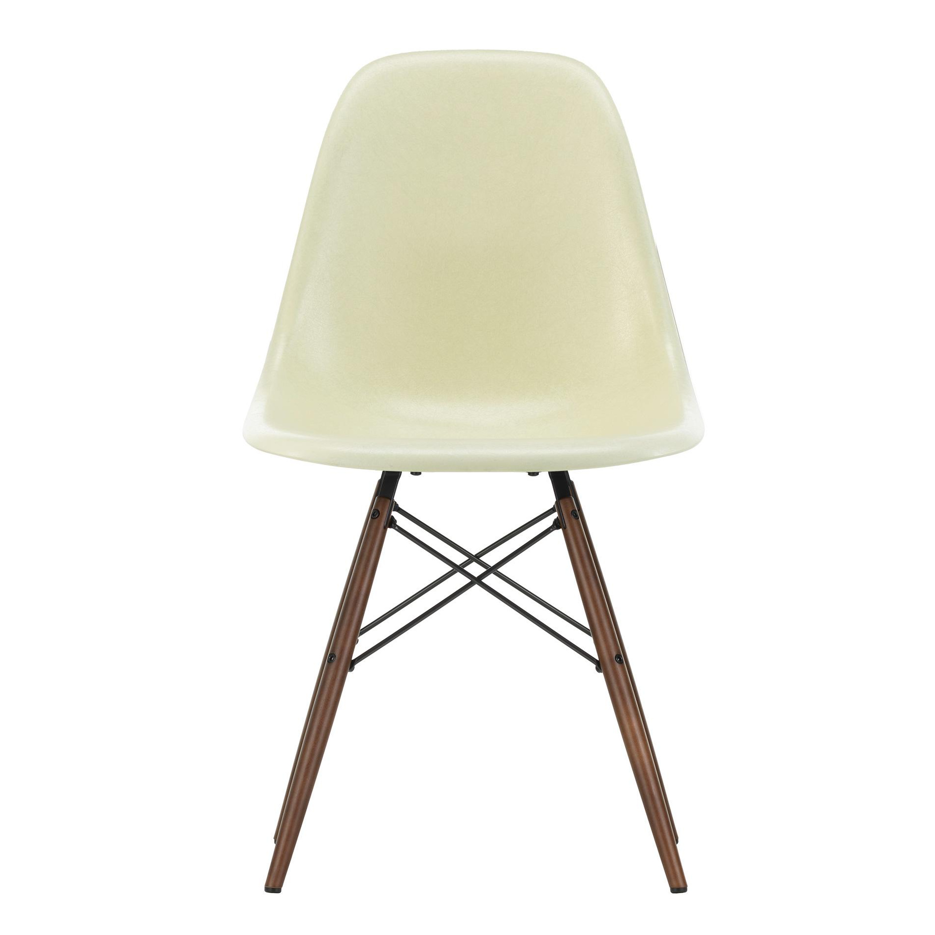 Vitra - Eames Fiberglass Side Chair DSW Ahorn dunkel - Pergament/Sitzschale Fieberglas/Gestell Ahorn dunkel/Stahl schwarz/BxHxT 46,5x83x55cm von Vitra