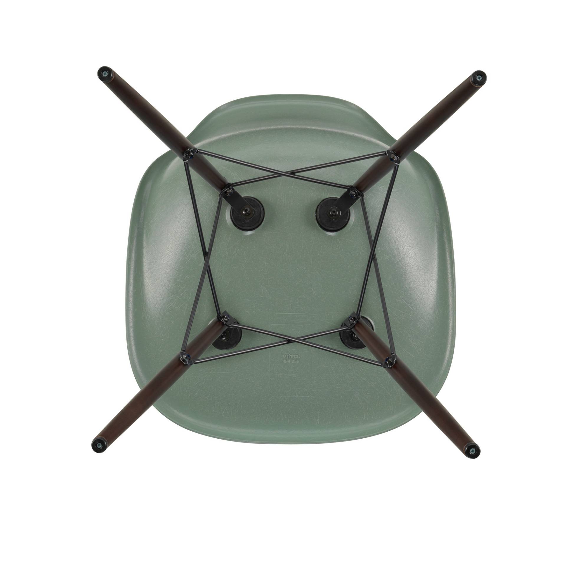 Vitra - Eames Fiberglass Side Chair DSW Ahorn dunkel - meeresschaum grün/Sitzschale Fieberglas/Gestell Ahorn dunkel/Stahl schwarz/BxHxT 46,5x83x55cm von Vitra