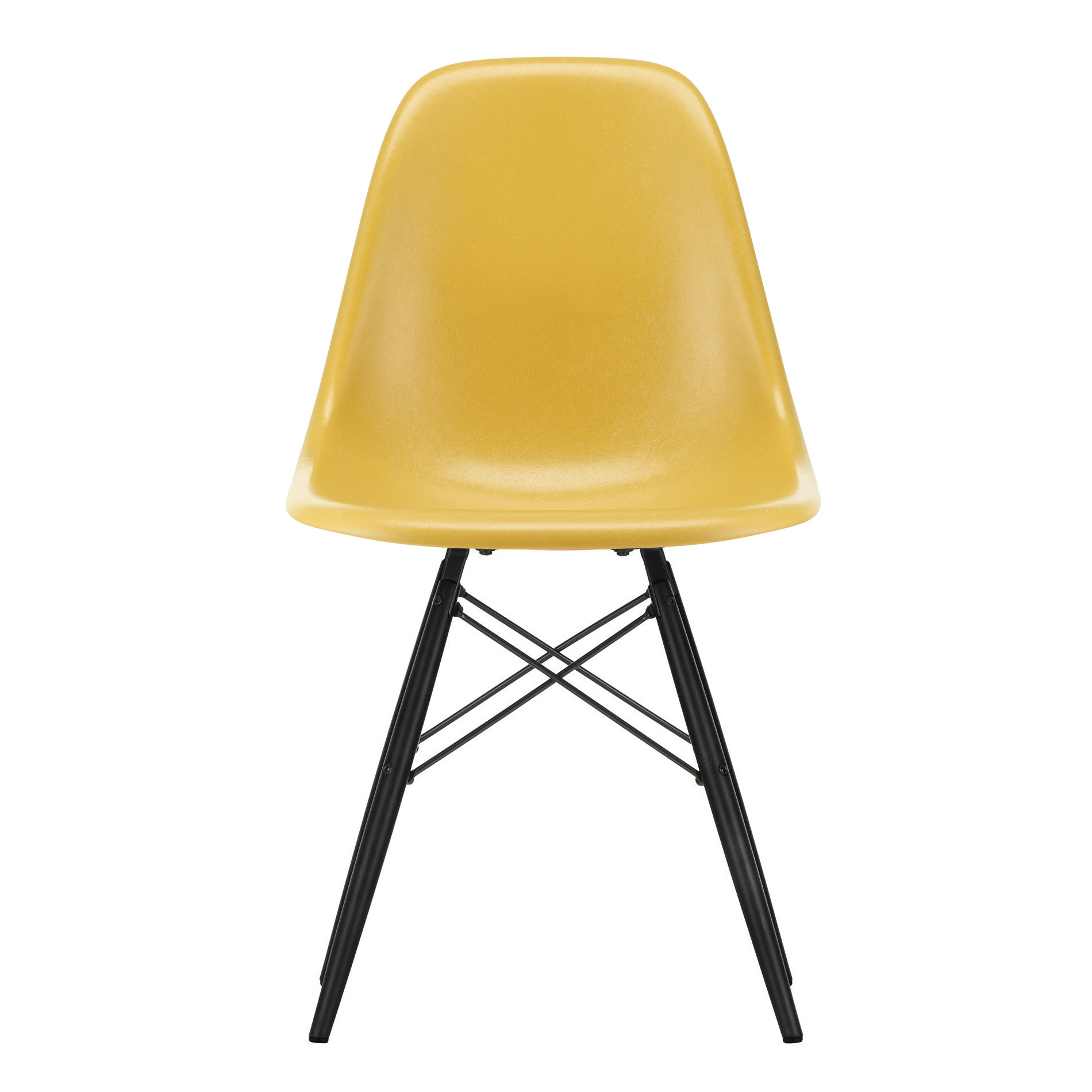 Vitra - Eames Fiberglass Side Chair DSW Ahorn schwarz - ocker hell/Sitzschale Fieberglas/Gestell Ahorn schwarz/Stahl schwarz/BxHxT 46,5x83x55cm von Vitra