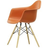 Vitra - Eames Plastic Armchair DAW RE, Esche honigfarben / rostorange (Filzgleiter basic dark) von Vitra