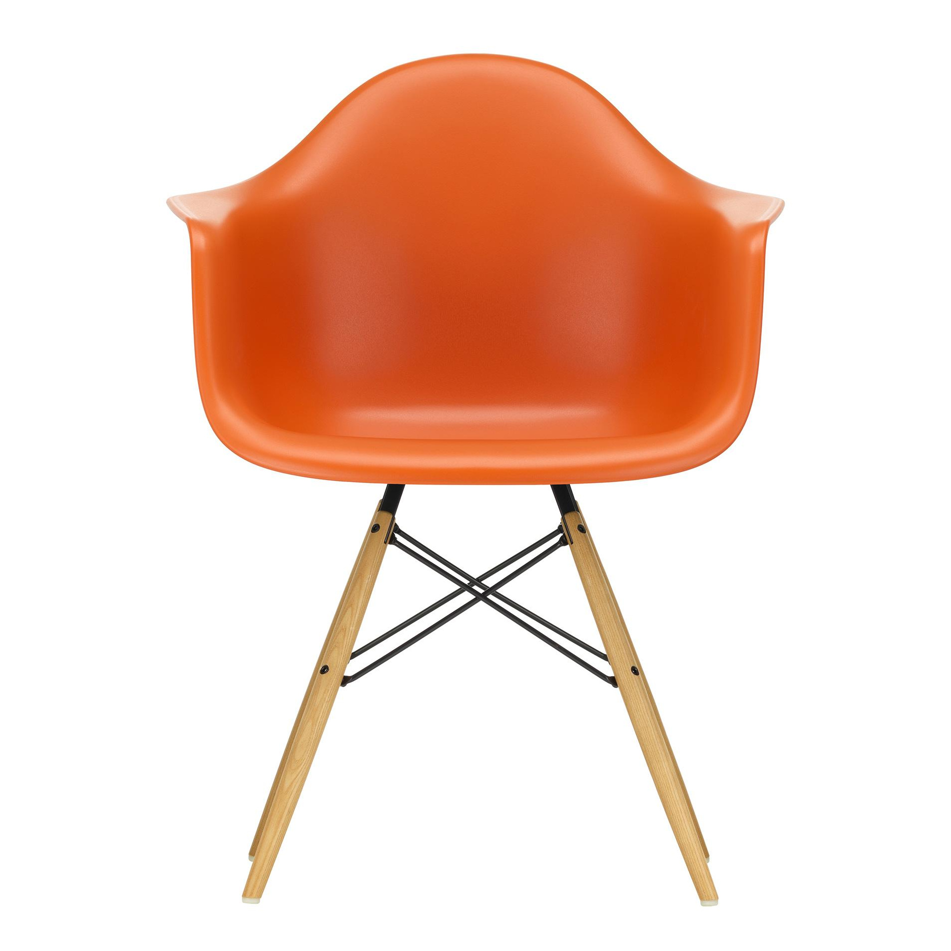 Vitra - Eames Plastic Armchair DAW RE Gestell Esche - rostorange/Sitzschale recycelter Post Consumer Kunststoff/Gestell Esche honigfarben/ Stahl schwa von Vitra