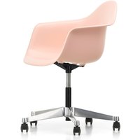 Vitra - Eames Plastic Armchair PACC RE, poliert / zartrosé, weiche Rollen (Hartboden) von Vitra