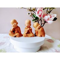 Lachende Buddha-Statue Set 3 Kleiner Buddha Sehen Sie Kein Böses Hören Spritual Geschenk Happy Indoor Resin Statue Good Luck von ViviCorner2020