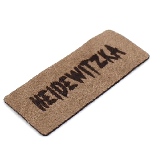 VmG-Store 10x Labels zum Aufnähen Stoff Etiketten aus Wildleder Optik Tags Textiletiketten für Kleidung und Applikation (Heidewitzka (SetES04), 10er Set) von VmG-Store