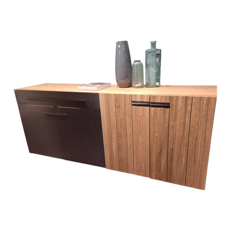Sideboard Vgalvino Wildeiche Rustico Schwarz Metallakzent von Voglauer