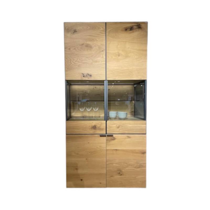 Vitrine Vcuben Wildeiche Rustico Schwarz Gestell Metall Anthrazit Mit Beleuchtun... Vitrine Vcuben Wildeiche Rustico Schwarz Gestell Metall Anthrazit Mit Beleuchtun... von Voglauer