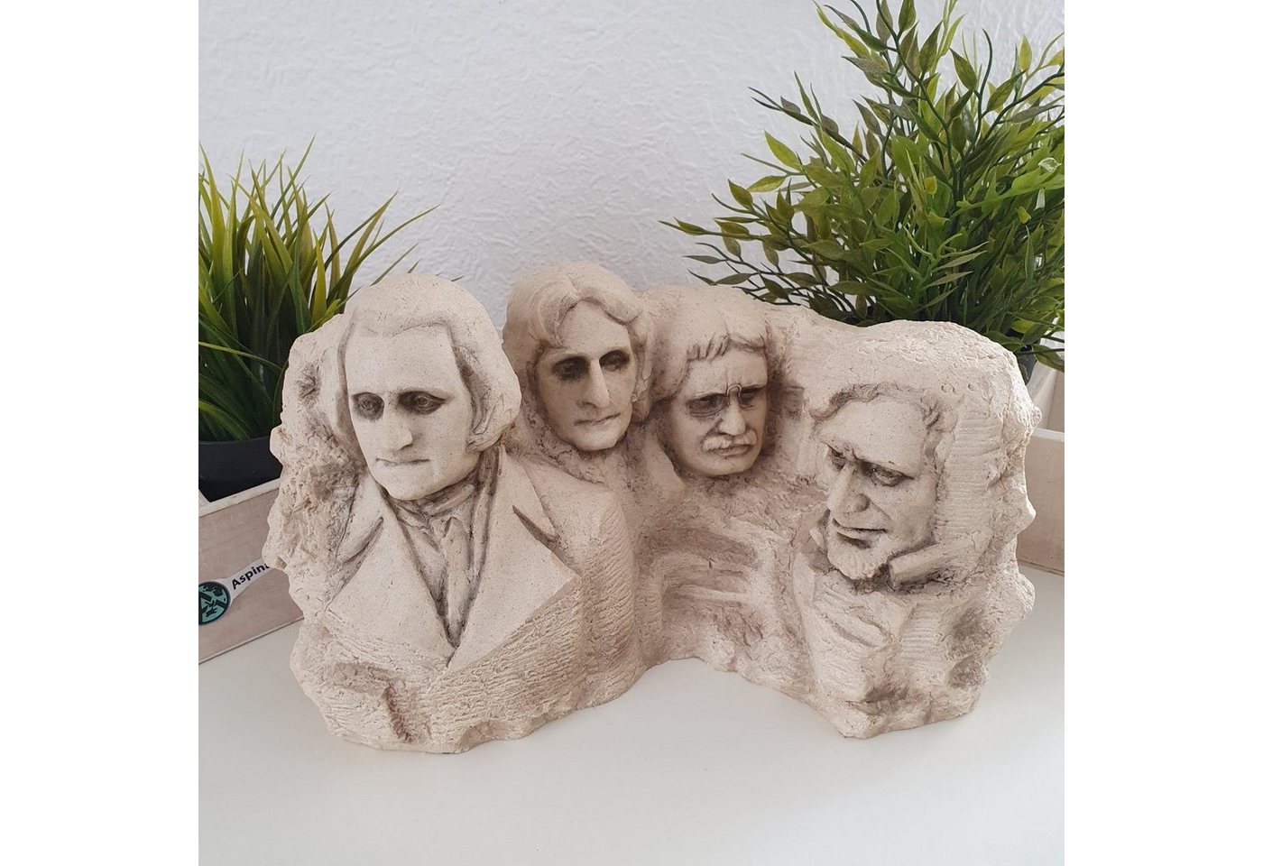 Vogler Dekofigur Mount Rushmore Figur 18 cm Vogler Dekofigur Mount Rushmore Figur 18 cm von Vogler