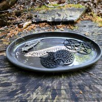 Trinket Dish Mit Wirbelsäule - Handgefertigter Keramikteller, Oval, Schwarz, Morbide Deko, Anatomie Trinket Dish Mit Wirbelsäule - Handgefertigter Keramikteller, Oval, Schwarz, Morbide Deko, Anatomie von VoidforgePottery