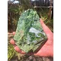 Diopsid - Natürlicher Chromdiopsid Roher Edelstein Stein Specimen Heilkristall Und Steine Aaa Hohe Qualität von Vortex7Chakras