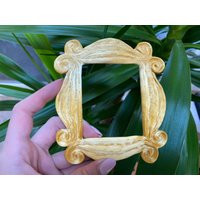 Friends-Inspirierter Peephole Rahmen - Made in Canada von VoxelPrints