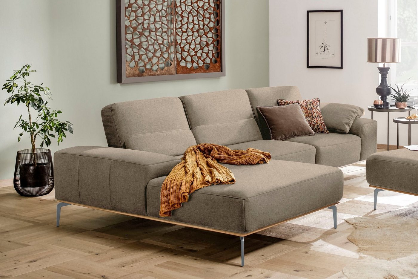 W.SCHILLIG Ecksofa run, mit elegantem Holzsockel, Füße in Silber matt, Breite 319 cm von W.SCHILLIG