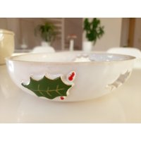 Getöpferte Schale Mit Blumenmuster von WABISABIKeramik