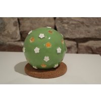 Getöpfertes Windlicht Mit Gänseblümchen Getöpfertes Windlicht Mit Gänseblümchen von WABISABIKeramik