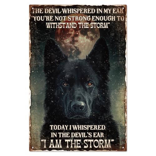WADORN Lustiges Blechschild Mit Schwarzem Hund, 20x30cm 'The Devil Whispered In My Ear I Am The Storm' Blechschilder Vintage Mit Personalisierten Zitaten Poster Wandkunst Für Zuhause Büro Wohnzimmer von WADORN
