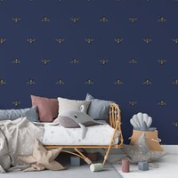 Goldene Und Blaue Biene Wallpaper Für Kinderzimmer Dekor, Bescheidene Honigbiene Minimal Wall Art von WALLPAPERS4BEGINNERS