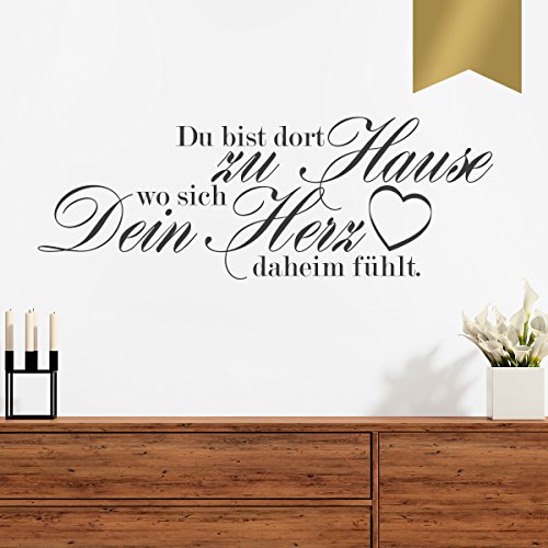 WANDKINGS Wandtattoo Du bist dort zu Hause wo Sich Dein Herz daheim fühlt. (mit Herz) 120 x 44 cm Gold - erhältlich in 33 Farben von WANDKINGS