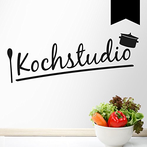 WANDKINGS Wandtattoo - Kochstudio (mit Kochlöffel und Kochtopf) - 50 x 19 cm - Schwarz - Wähle aus 5 Größen & 35 Farben von WANDKINGS