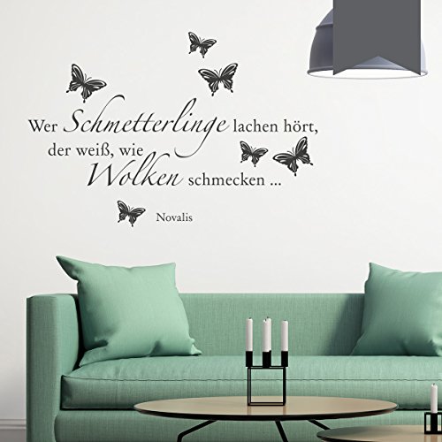 WANDKINGS Wandtattoo - Wer Schmetterlinge lachen hört, der weiß, wie Wolken schmecken … (Novalis) - 50 x 34 cm - Dunkelgrau - Wähle aus 5 Größen & 35 Farben von WANDKINGS