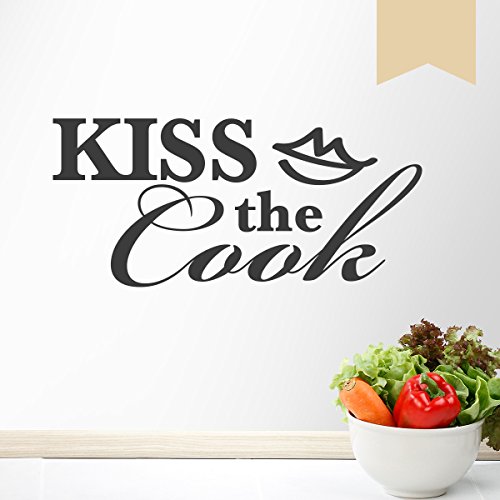 WANDKINGS Wandtattoo - kiss the cook - 40 x 18 cm - Beige - Wähle aus 5 Größen & 35 Farben von WANDKINGS