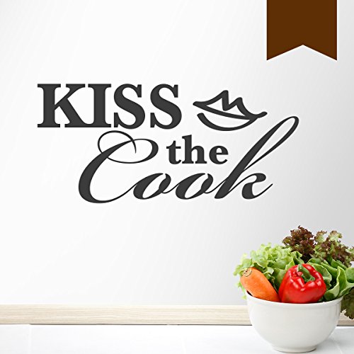 WANDKINGS Wandtattoo - kiss the cook - 40 x 18 cm - Braun - Wähle aus 5 Größen & 35 Farben von WANDKINGS