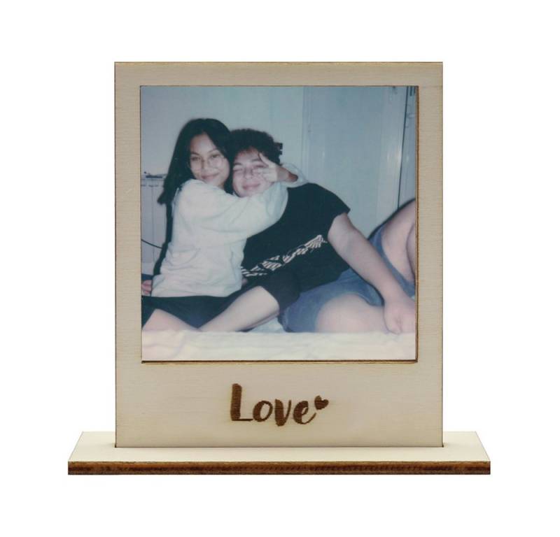 WANDStyle Bilderrahmen für Polaroid, aus Holz mit Gravur "Love", ideale Sofortbild-Rahmung von WANDStyle