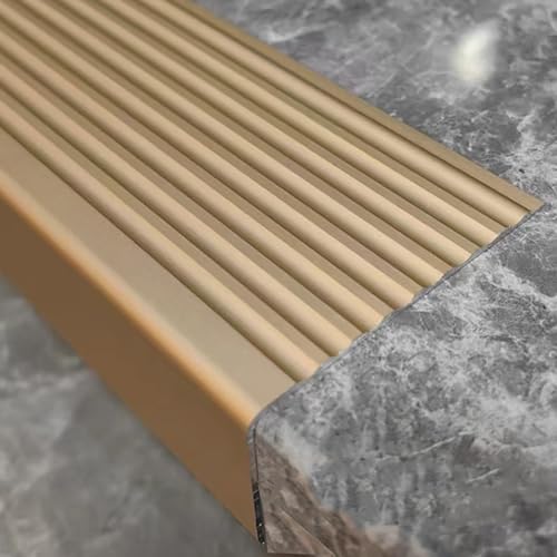 L-förmiger Treppenkantenprofil Alu, Treppenkantenprofil Selbstklebend Winkelprofil Kantenprofil, Wasserdicht und Rostfrei, für Treppen im Innen- und Außenbereich(Gold,120x7x3cm/47x2.7x1.2in) von WANGJIANPENGPL
