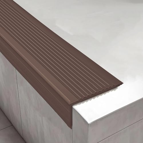 Treppenkantenprofil Selbstklebend Aus PVC, Treppenprofil Kantenprofil, Winkelprofil Selbstklebend, für Metall-/Holz-/Fliesenstufen im Innen- und Außenbereich(Brown,200x8x3.5 cm/79x3x1.4in) von WANGJIANPENGPL