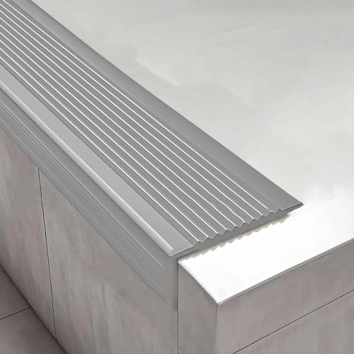 Treppenkantenprofil Selbstklebend Aus PVC, Treppenprofil Kantenprofil, Winkelprofil Selbstklebend, für Metall-/Holz-/Fliesenstufen im Innen- und Außenbereich(Gray,300x8x3.5 cm/118x3x1.4in) von WANGJIANPENGPL