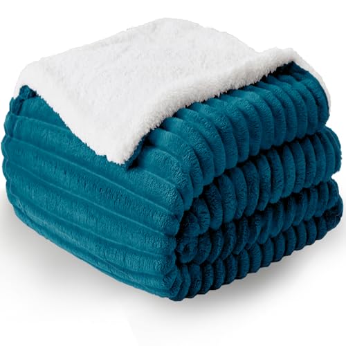WAVVE Decke Sherpa Kuscheldecke Flauschig Türkis - Extra Warme Dicke Weiche Grobe Kordecke Sofaüberwurf, Sofadecke Doppelgesicht, 150x200 cm XL Wolldecke Couchdecke Wohndecke WAVVE Decke Sherpa Kuscheldecke Flauschig Türkis - Extra Warme Dicke Weiche Grobe Kordecke Sofaüberwurf, Sofadecke Doppelgesicht, 150x200 cm XL Wolldecke Couchdecke Wohndecke von WAVVE