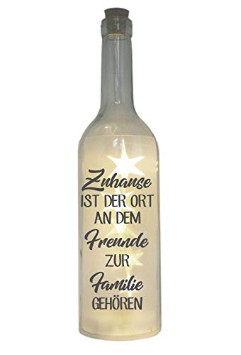 WB wohn trends LED-Flasche mit Motiv, Zuhause ist der Ort an dem Freunde zur Familie gehören, grau, 29cm, Flaschen-Licht Glitzer-Flasche Leuchtflasche Lampe mit Text Spruch von WB wohn trends