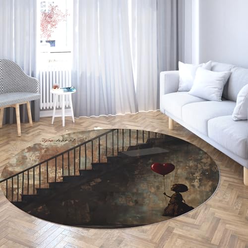 Graffiti Mädchen Ballon runder großer Teppich weich abwaschbar rutschfeste Street Art Kreis Teppiche schick niedrigflorig für Schlafzimmer Wohnzimmer Wohnheim Büro Dekor 135cm Graffiti Mädchen Ballon runder großer Teppich weich abwaschbar rutschfeste Street Art Kreis Teppiche schick niedrigflorig für Schlafzimmer Wohnzimmer Wohnheim Büro Dekor 135cm von WEECHAINGE