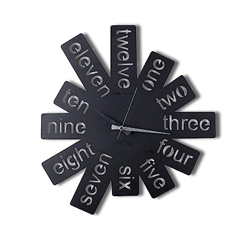 Dekorative Metall-Wanduhr im Stil Zahlen in englischer Sprache, 50 x 50 cm von WELL HOME MOBILIARIO & DECORACIÓN