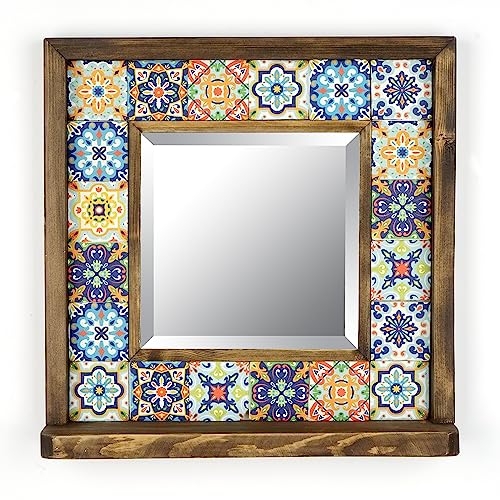 Quadratischer Spiegel mit mehrfarbigem Rahmen von WELL HOME MOBILIARIO & DECORACIÓN
