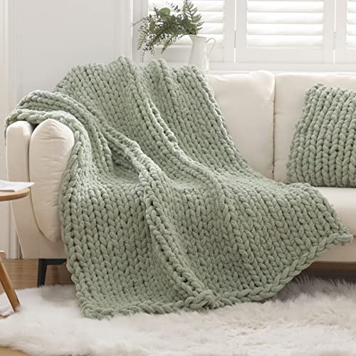 WESHIONGOO Grobstrickdecke, Überwurf, 127 x 152 cm, gestrickte Überwurfdecken für Couch, Bett, flauschig, weiche Decke mit Jumbo-Chenille-Garn, dick, 100% handgefertigt, Salbeigrün von WESHIONGOO