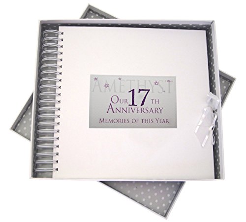 WHITE COTTON CARDS Amethyst Anniversary Memories of This Year, Karte & Erinnerungsbuch, Glitzer & Worte, Holz, weiß, 27x30x4 cm von WHITE COTTON CARDS