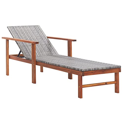 Sun Lounger Poly Rattan with Solid Acacia Wood Frame, Gray Outdoor Lounge Chair for Poolside, Patio & Garden, Weather-Resistant PE Wicker, Easy Assembly, Comfortable Relaxation von WHOPBXGAD