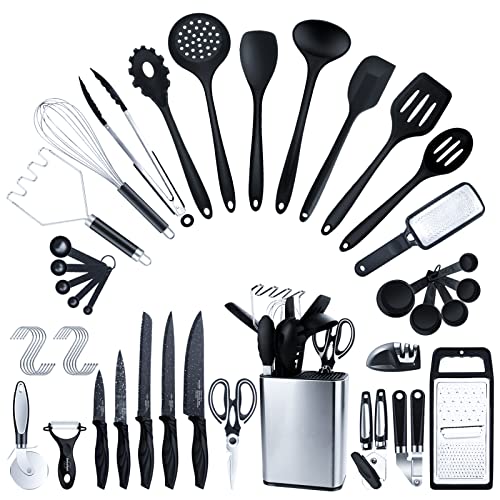 Küchenutensilien Set Edelstahl 45 Teiligs Messerblock mit Messer mit Silikon Pfannenwender Suppenkelle Spaghettilöffel Grillzangen Messerschärfer Küchenhelfer Set von WIAZZLUK