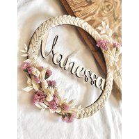 Holzschild Mit Name I Personalisiertes Geschenk Holzring Holzkranz Trockenblumen Geburtsgeschenk von WIESENWUNDER