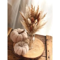 Trockenblumenstrauß Herbst L Herbstdekoration Vase Mit Tischdeko in Herbstlichen Farben Trockenblumen Herbsttöne Trockenblumenstrauß Herbst L Herbstdekoration Vase Mit Tischdeko in Herbstlichen Farben Trockenblumen Herbsttöne von WIESENWUNDER