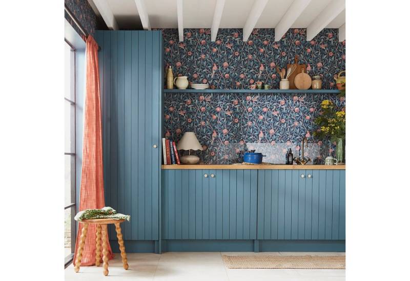 WILLIAM MORRIS AT HOME Vliestapete Bird & Pomegranate, texturiert, Retro, (1 St), Design Tapeten von WILLIAM MORRIS AT HOME