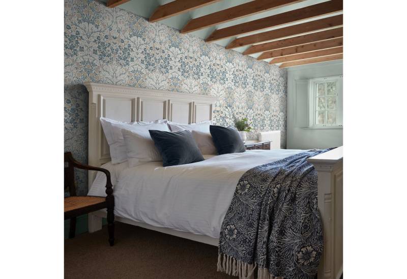 WILLIAM MORRIS AT HOME Vliestapete Blackthorn Daydream, glatt, Motiv, (1 St), Design Tapeten von WILLIAM MORRIS AT HOME