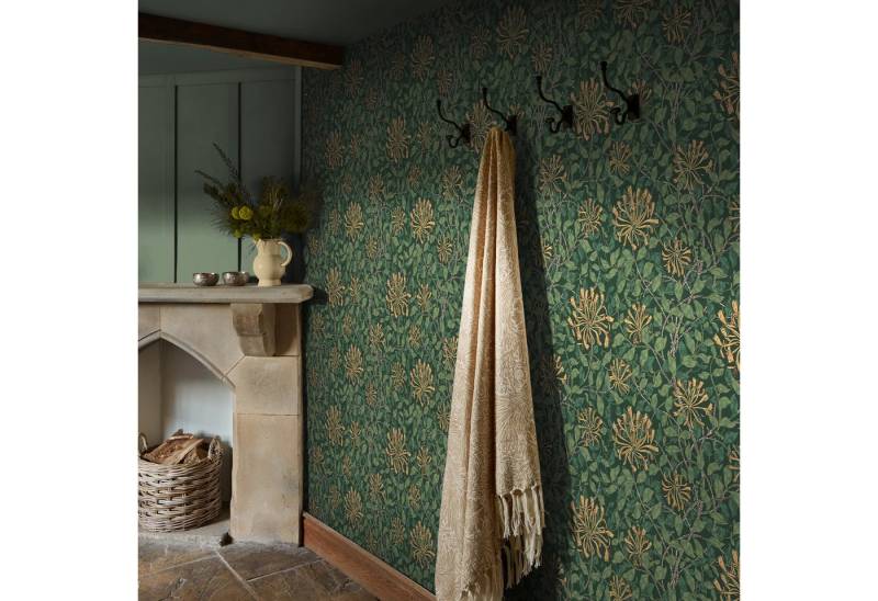 WILLIAM MORRIS AT HOME Vliestapete Honeysuckle Verde, glatt, Motiv, (1 St), Design Tapeten von WILLIAM MORRIS AT HOME