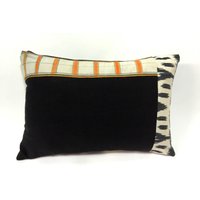 Handgewebtes Vintage Textil Zemi Ikat Kissen Handgewebtes Vintage Textil Zemi Ikat Kissen von WINTERGREYHOME