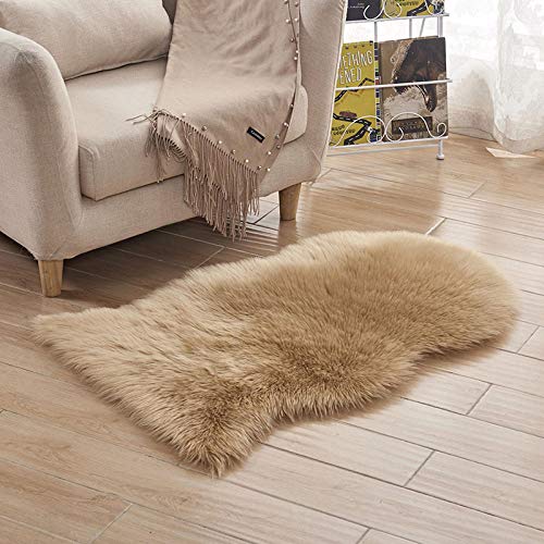 WIONE Faux Lammfell Schaffell Teppich, Kunstfell Dekofell Lammfellimitat Teppich Longhair Fell Nachahmung Wolle Bettvorleger Sofa Matte Khaki 60 * 110 cm von WIONE