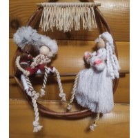 Makramee Puppen. Puppe Mama, Puppen Papa Und Kinder Aus Fäden in Technik. Personalisierte Figuren. Ein Geschenk An Die Familie von WISEOWLGALA